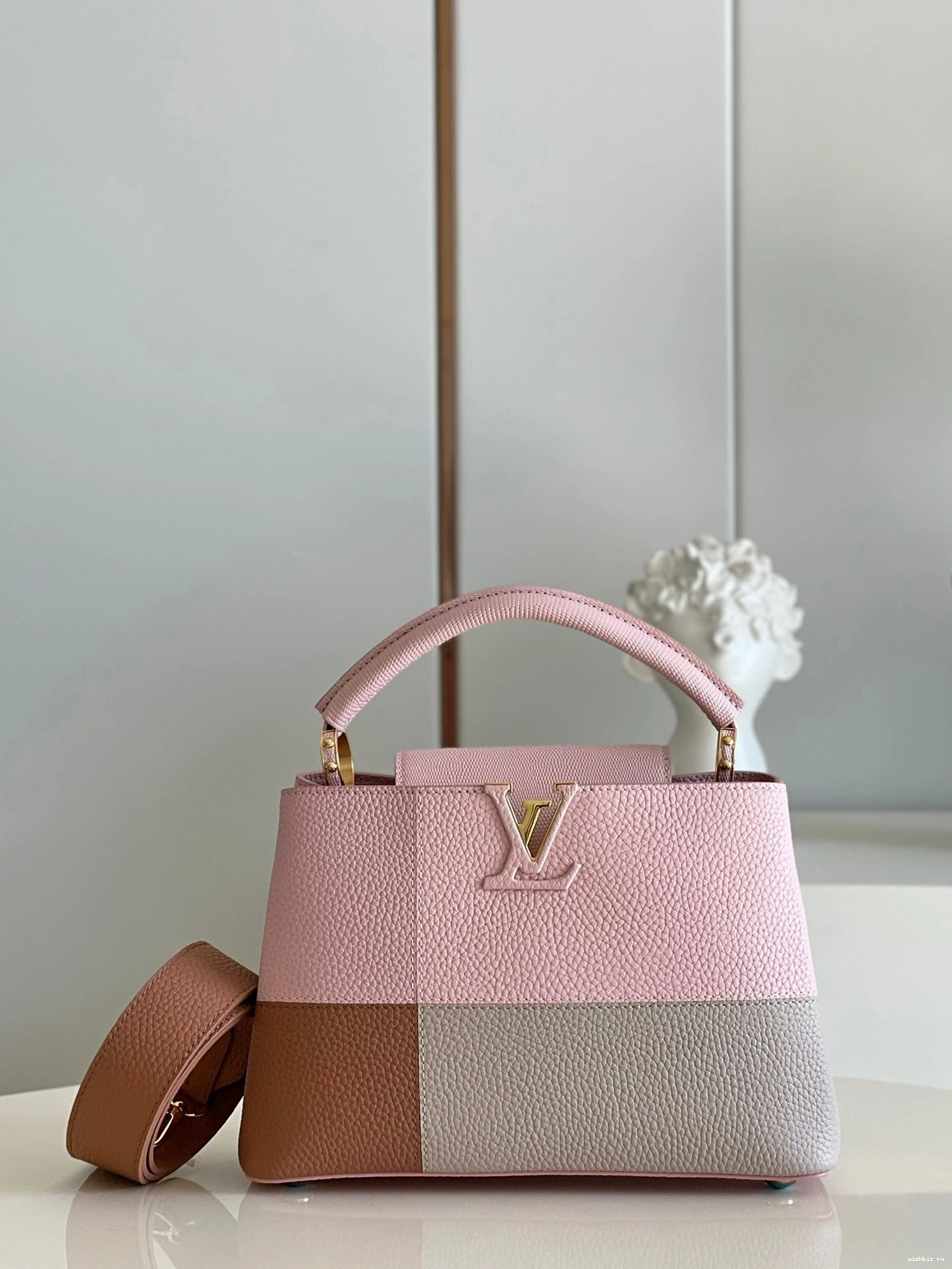 WIS VUITTON LOUIS CAPUCINES BB 1003